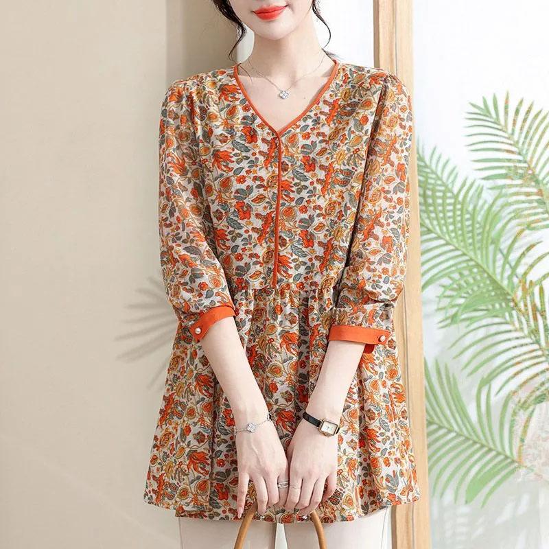 Plus Size Women's T-shirt Autumn and Winter  Ing Shirt Floral Shirt Loose Comfortable Casual V-Neck Tops