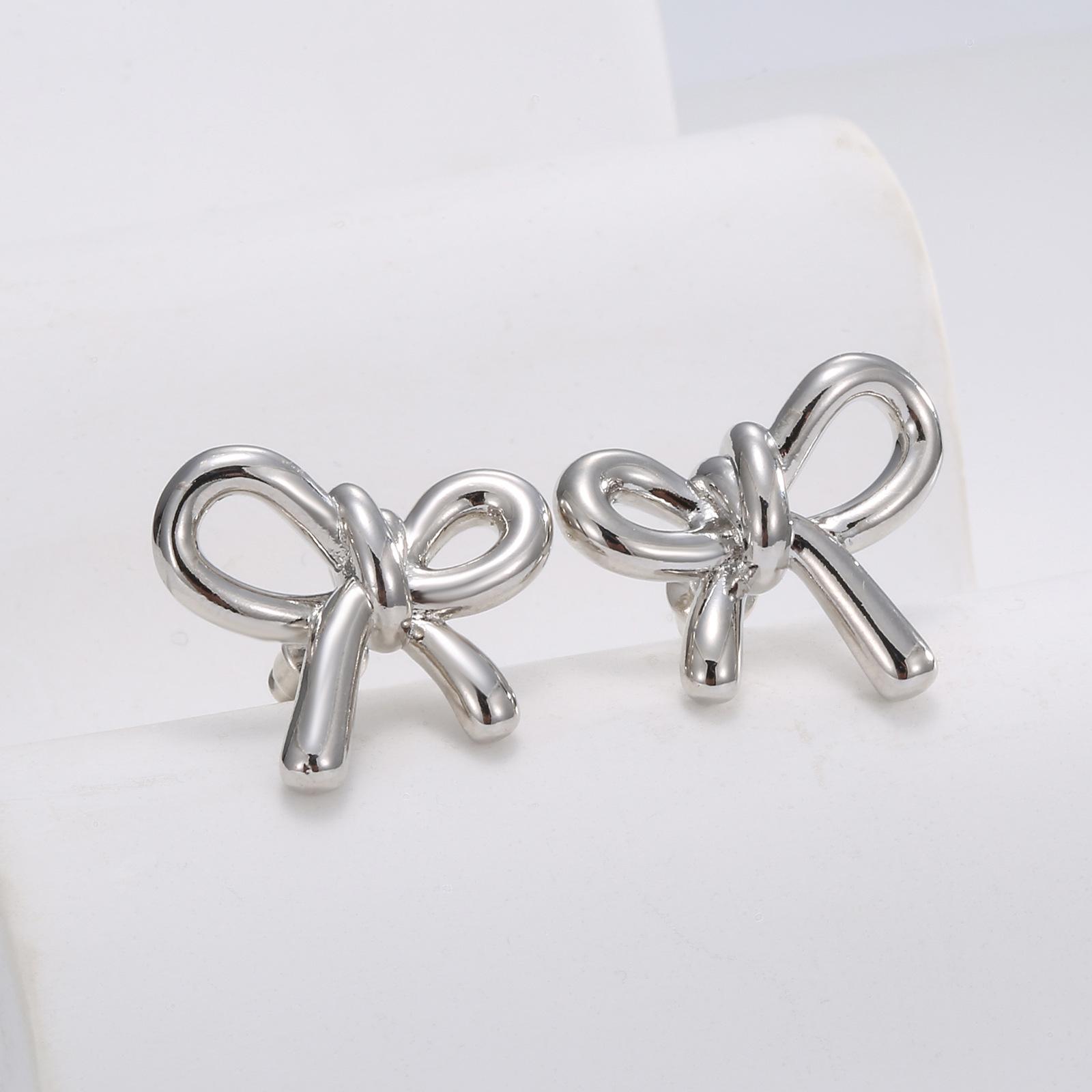 

Niche design light luxury zircon octagram flower high-end earrings set