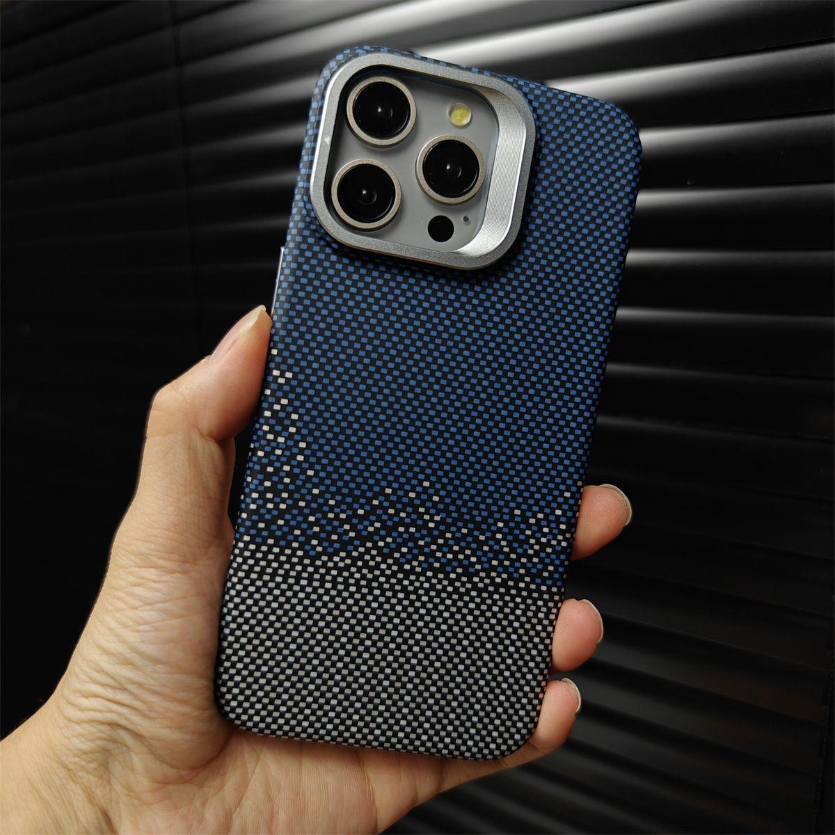 

Kevlar carbon fiber is suitable for iPhone16 magnetic mobile phone case, Apple 15promax lens holder, anti-drop. iPhone 16