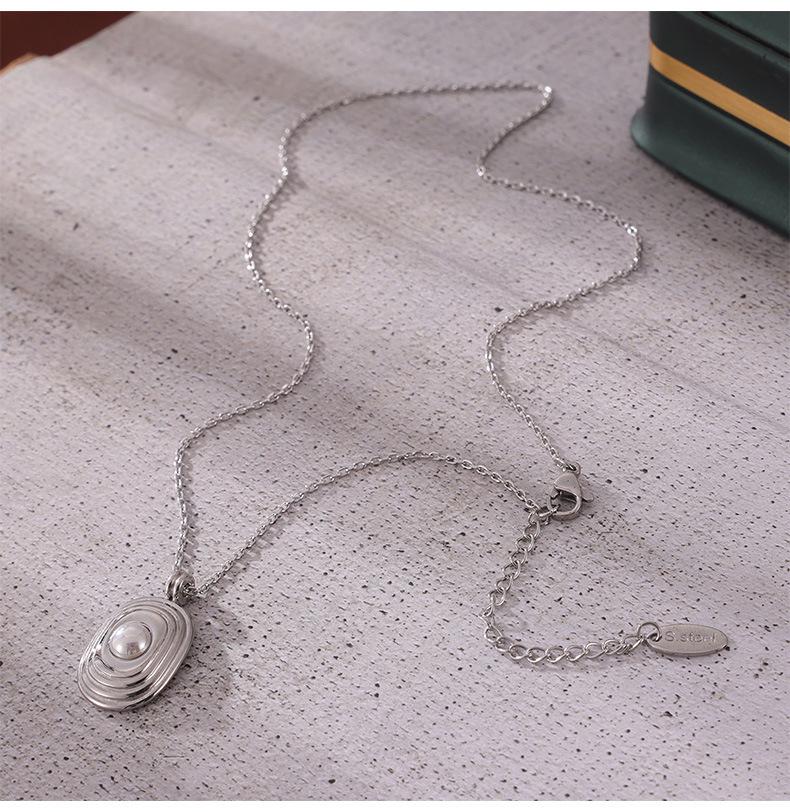 18k Gold & Titanium Steel Pearl Necklace - European & American Geometric Design, Light Luxury, Non-Fading.