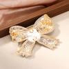 Palace Style Vintage Ribbon Bowknot Crystal Brooch Badges For Women Men Retro Middle Design Bow Drip Oil Pin Corsages Buckles