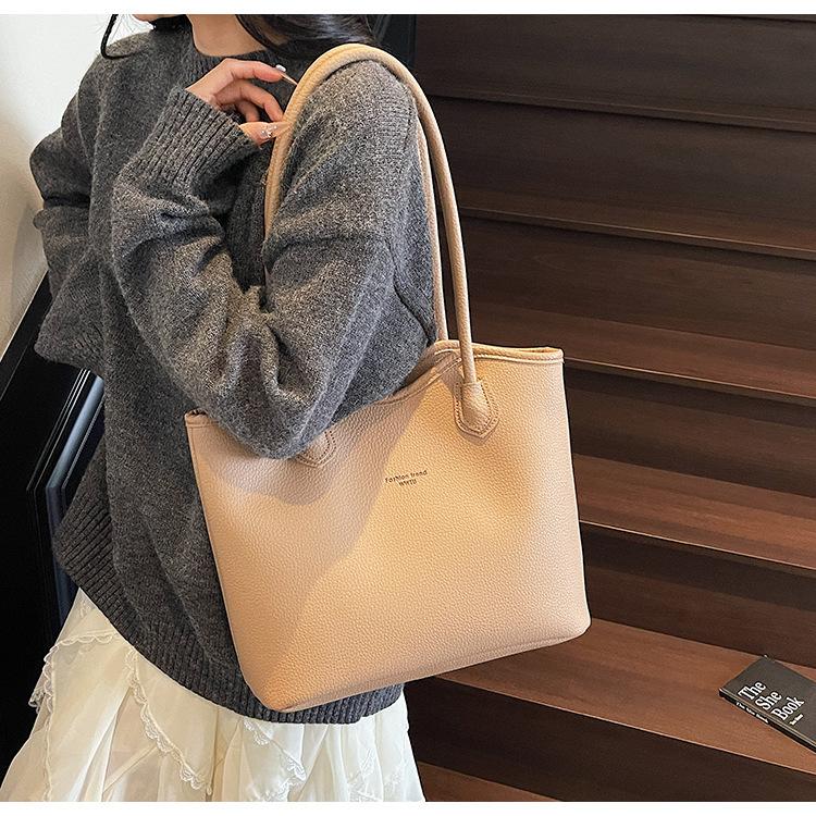 Bag Women's Large Capacity Tote Bag 2025 New Casual Shoulder Bag Handbag Retro Versatile Underarm Bag