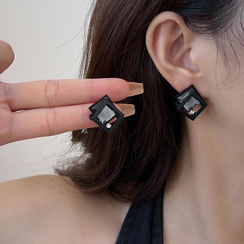 Fashionable And Creative Simple Geometric Inlaid Zircon Earrings Neutral And Cool Black Personalized Daily Party Jewelry Gifts