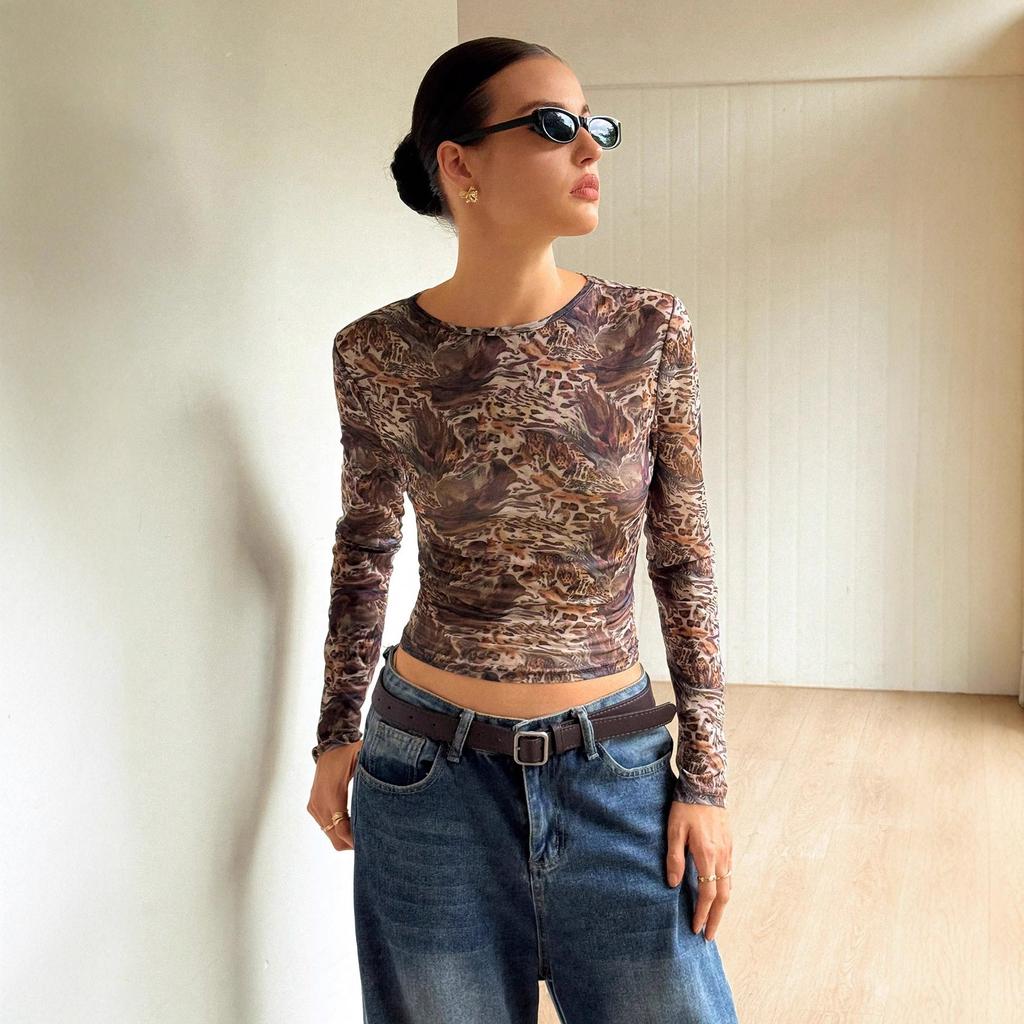 The New Tulle Sexy Leopard Print See-through Fitted Long-sleeved Base Layer Is Suitable for Women To Wear Outside