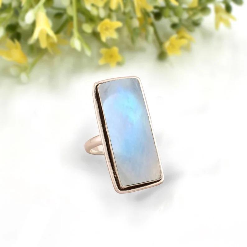 Anel de pedra preciosa grande retangular Moonstone, anel feito à mão, anel de designer, anel de declaração, anel de festa, presente para ela