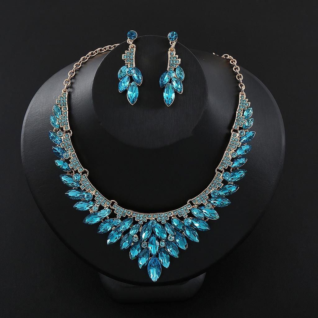 European and American Luxury Alloy Jewelry Set Bridal Banquet Dress Crystal Necklace Earrings Fashion Versatile Jewelry 2026