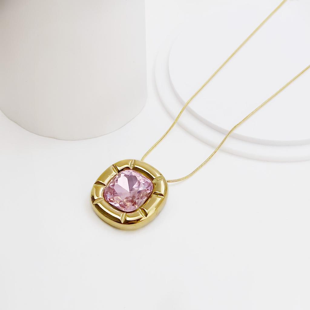 Light Luxury Fashion Square Colored Diamond Necklace Female Popular Personality Temperament Titanium Steel Clavicle Chain Versatile