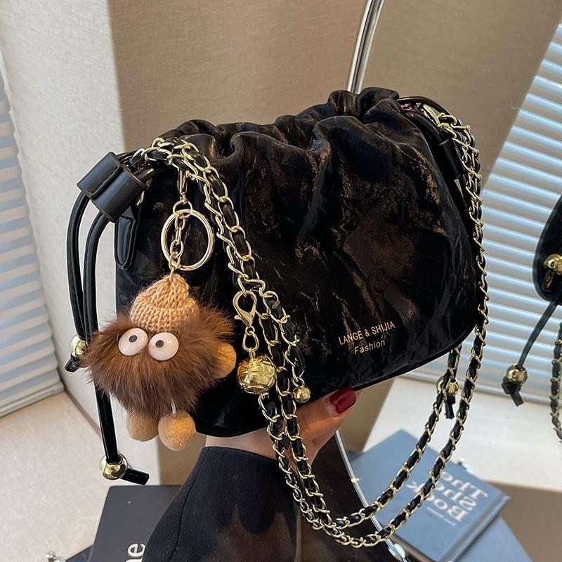 

Trendy Genderless Soft Polyester Bucket Bag With Unique Wrinkled Design For Women Black