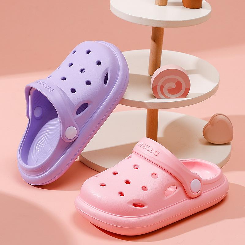 Children's Slippers Solid Color Hole Shoes Girls Boys with Soft Soles Baby Bags Perforated Shoes Home and Baby Sandals
