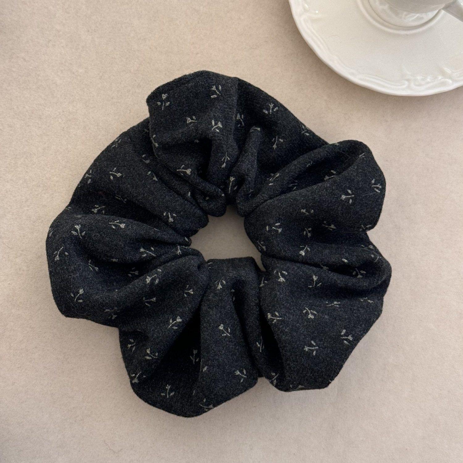 Korean Floral Knit Scrunchie Retro Ponytail Holder чёрный