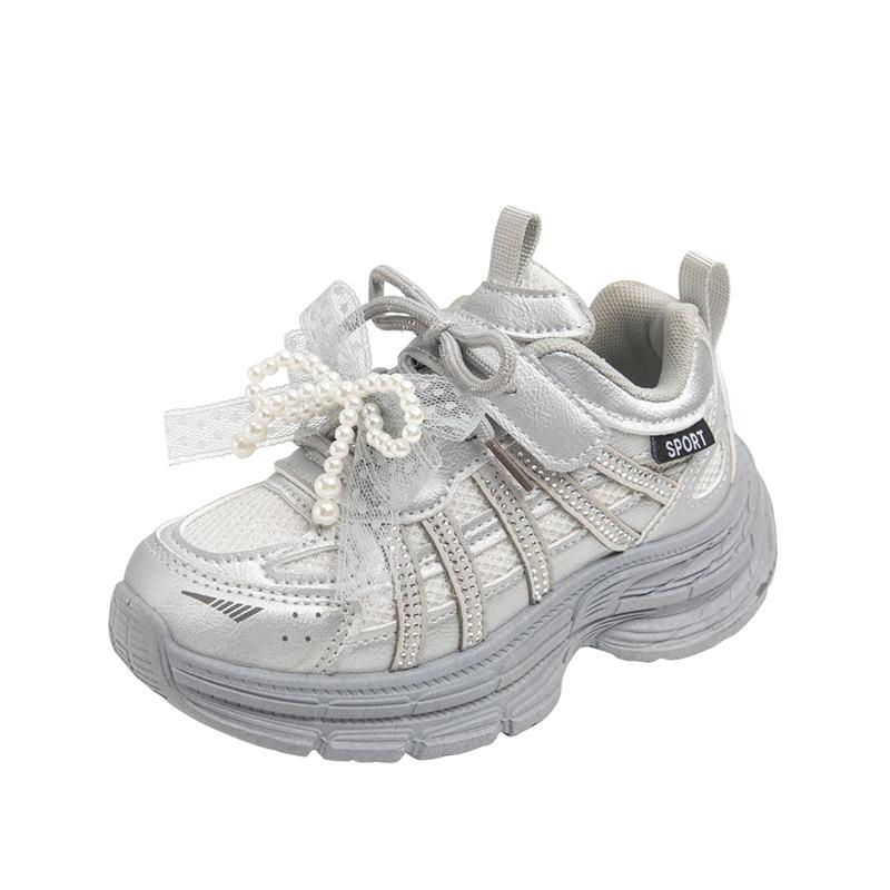 

Girls sports shoes 2025 autumn new fashion pearl bow casual shoes breathable mesh children s dad shoes 26-31 yards one hand shot 6 pairs серебряный
