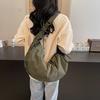 Design pleated crescent moon bag women's new simple casual shoulder bag going out trendy with large capacity messenger dumpling bag
