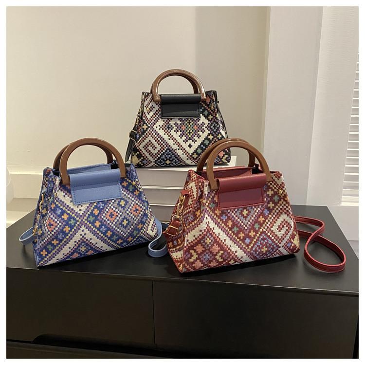 Trendy Street Style Pu Material Shoulder Bag For Women In Black Blue Red