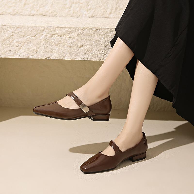 2026 New Leather Mary Janes  French Vintage Pointed Toe Pumps Chunky Heel Single Strap Shoes Buckle Decor