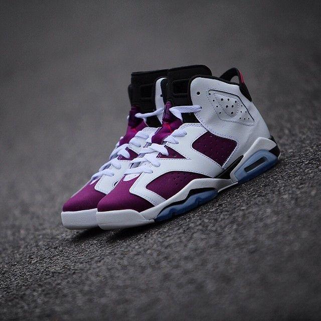 Air Jordan 6 Retro GG 'Vivid Pink' (Unisex) White / Vivid Pink-Brght Grp-Black Kids' Basketball Shoes 543390 127