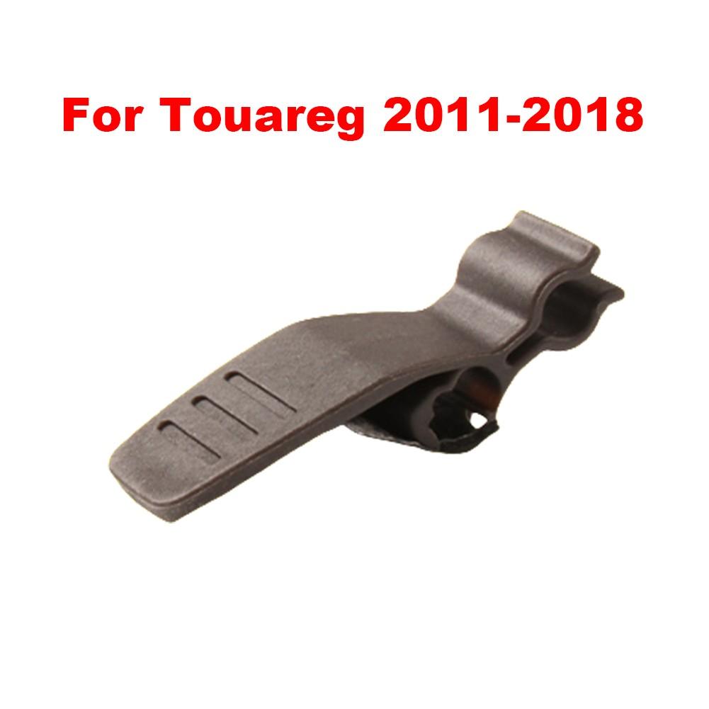 Пластиковый зажим-фиксатор для багажника Touareg 7P, крышка багажника 7P689877345W