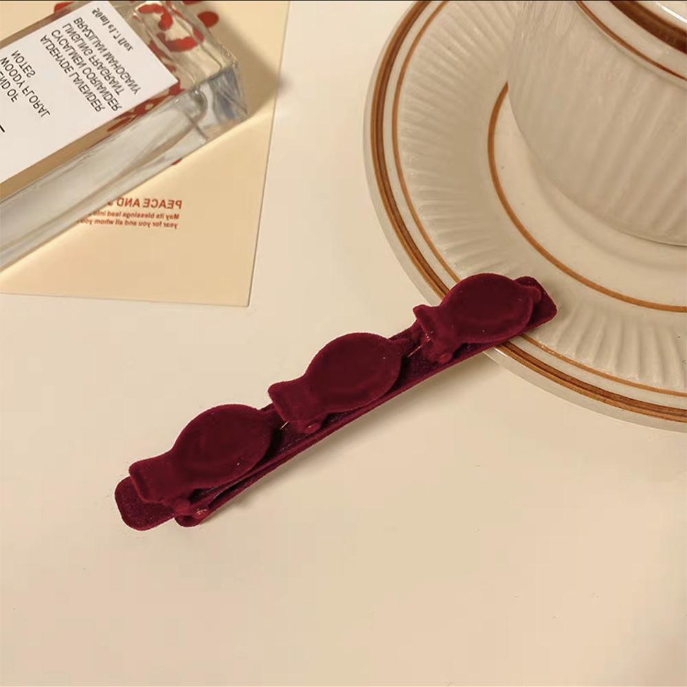 

Набор корейских заколок для волос Duckbill Side от Simple Girl — милые, универсальные аксессуары для челок и кос