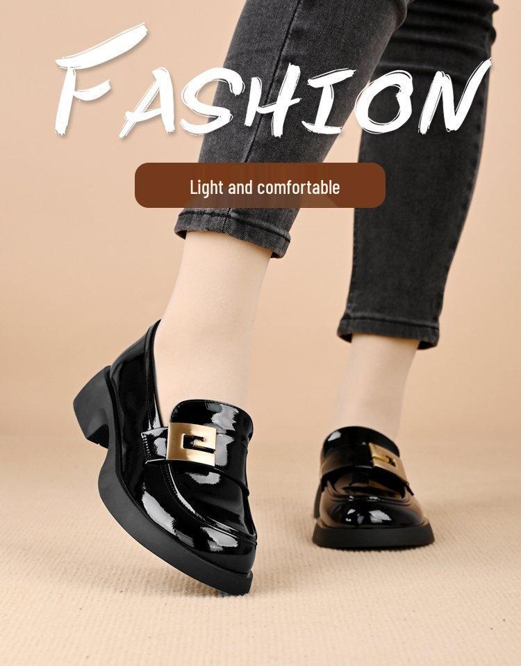2024 Britischer Stil Vintage Slipper Lackleder Loafer für Damen mit Blockabsatz und Metallschnalle