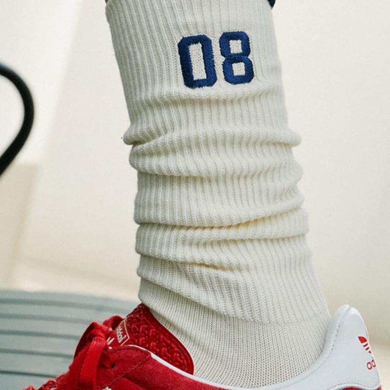 GREENBUTTER Needlework Mid-calf Socks (Navy)