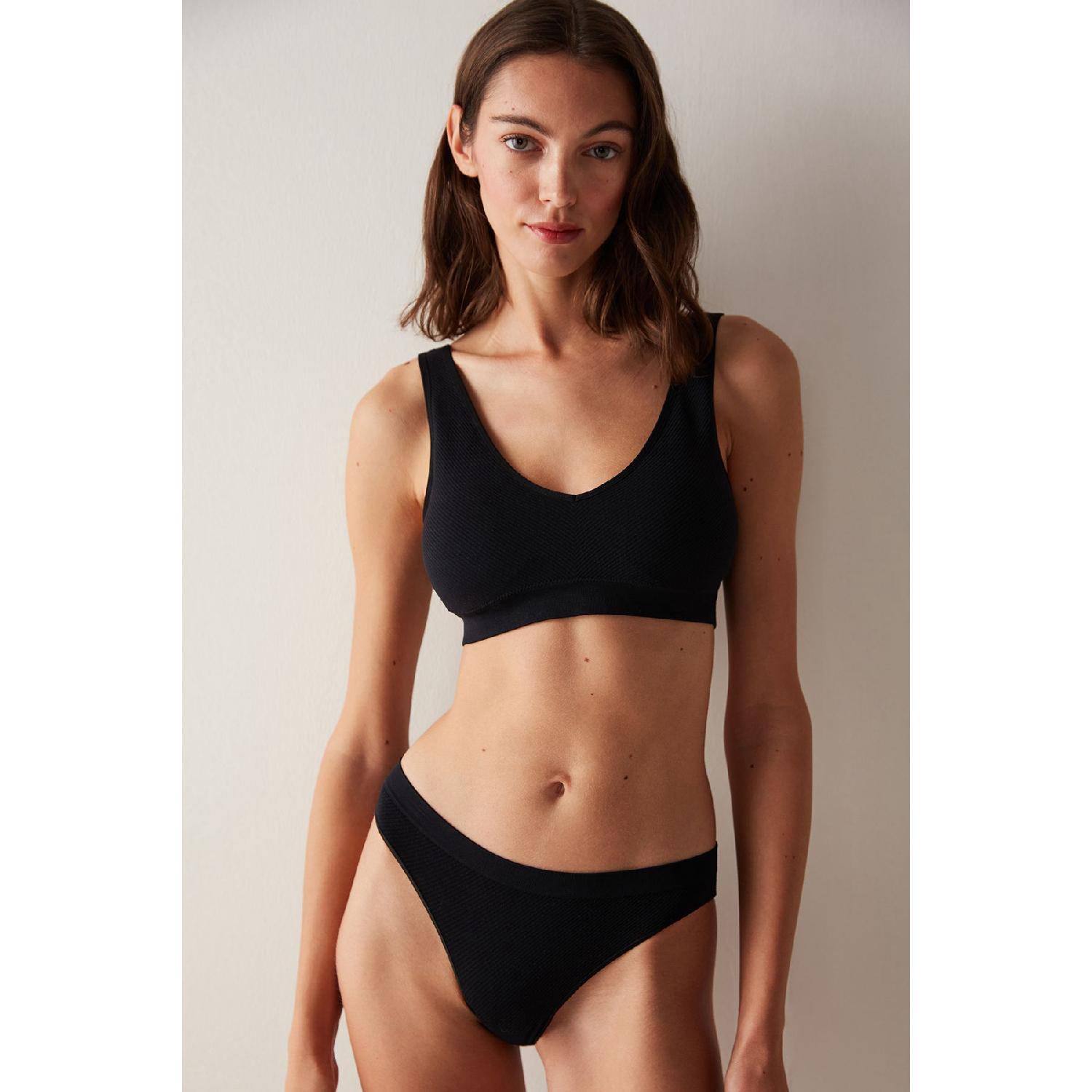 

Бесшовный черный топ L/XL чёрный