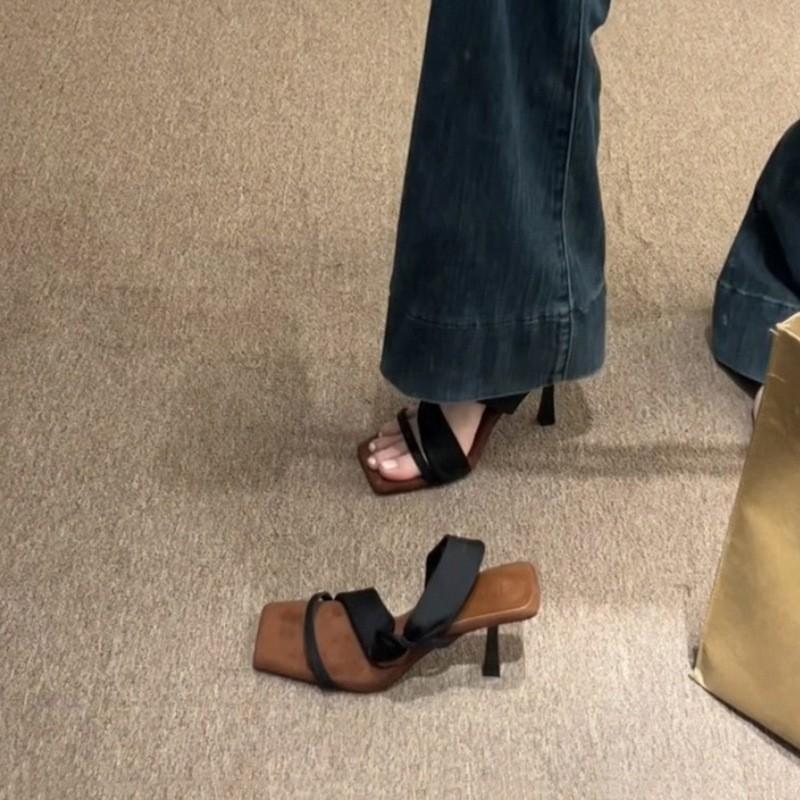 Open-toed word with beautiful sandals women's summer wear temperament high-heeled slippers cool slippers
