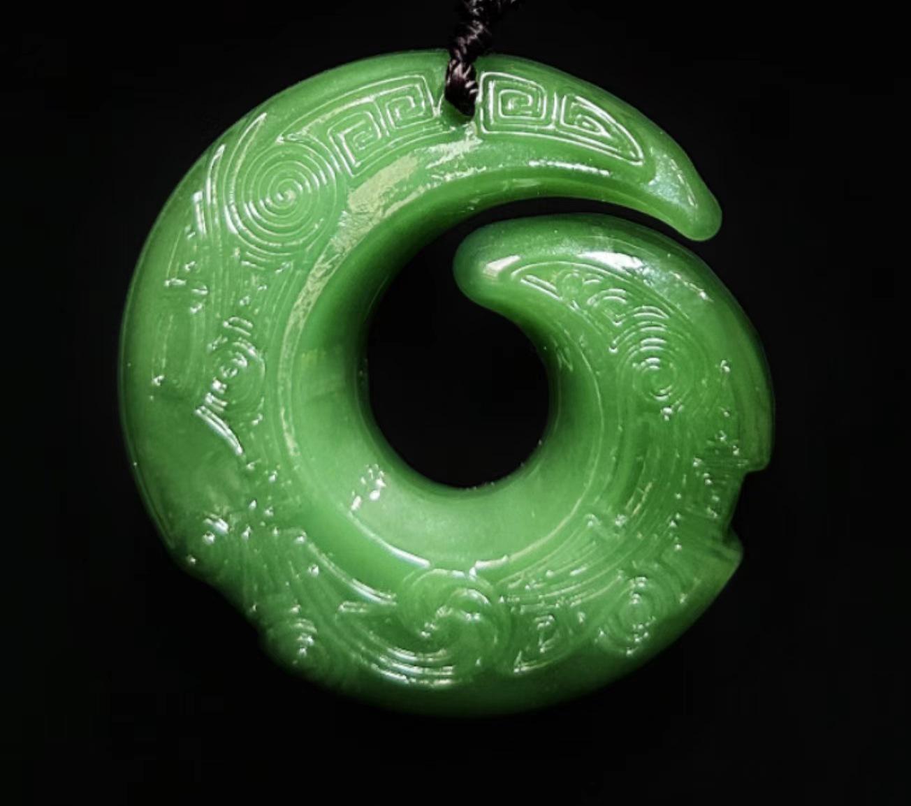 Изысканное унисекс-подвеска-ожерелье из обсидиана и белого нефрита