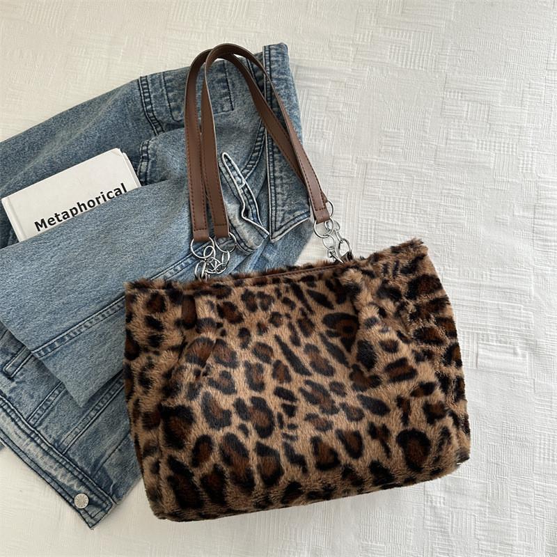 Fashionable Large Capacity Soft Plush Tote Bag With Unique Aesthetic Appeal коричневый