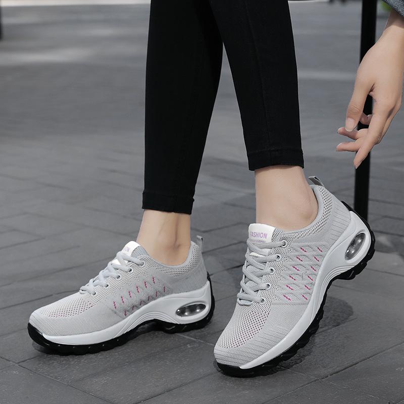 Hot-selling flying-woven women's shoes, new non-slip and wear-resistant dance shoes, breathable lace-up air cushion thick-soled rocking shoes, women