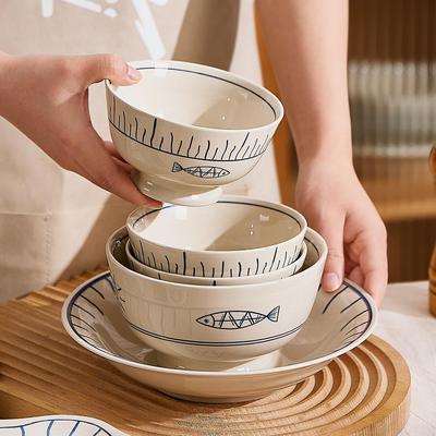 Keramik-Geschirrset im japanischen Wabi-Sabi-Stil: Schüsseln & Teller mit Unterglasurfarbe