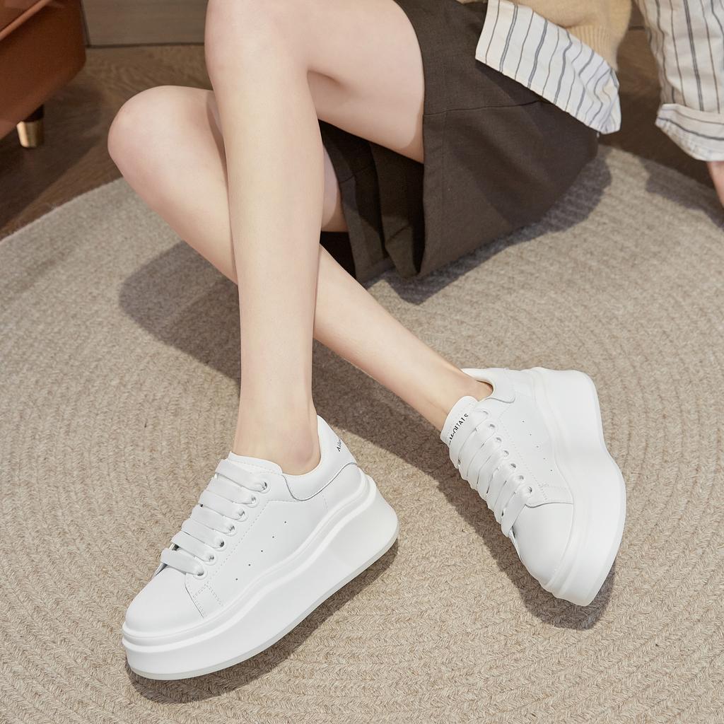 Thick-soled Inner Height-increasing Board Shoes Women's Spring New Leather Wavy-soled White Shoes Muffin Sports and Leisure Shoes