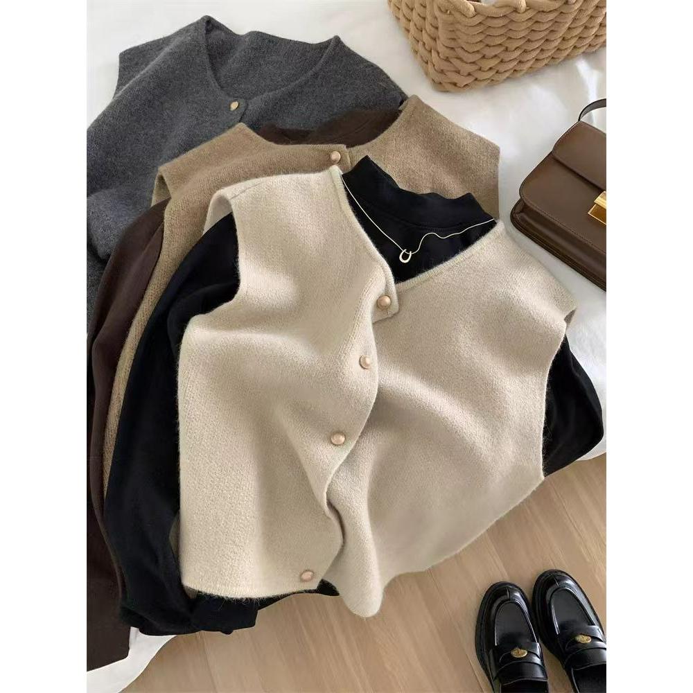 

French Retro Small Gold Buckle Round Neck Knitted Vest Women s Loose and Versatile Gentle and Thin Spring and Autumn Layered Sweater One Size абрикосовий