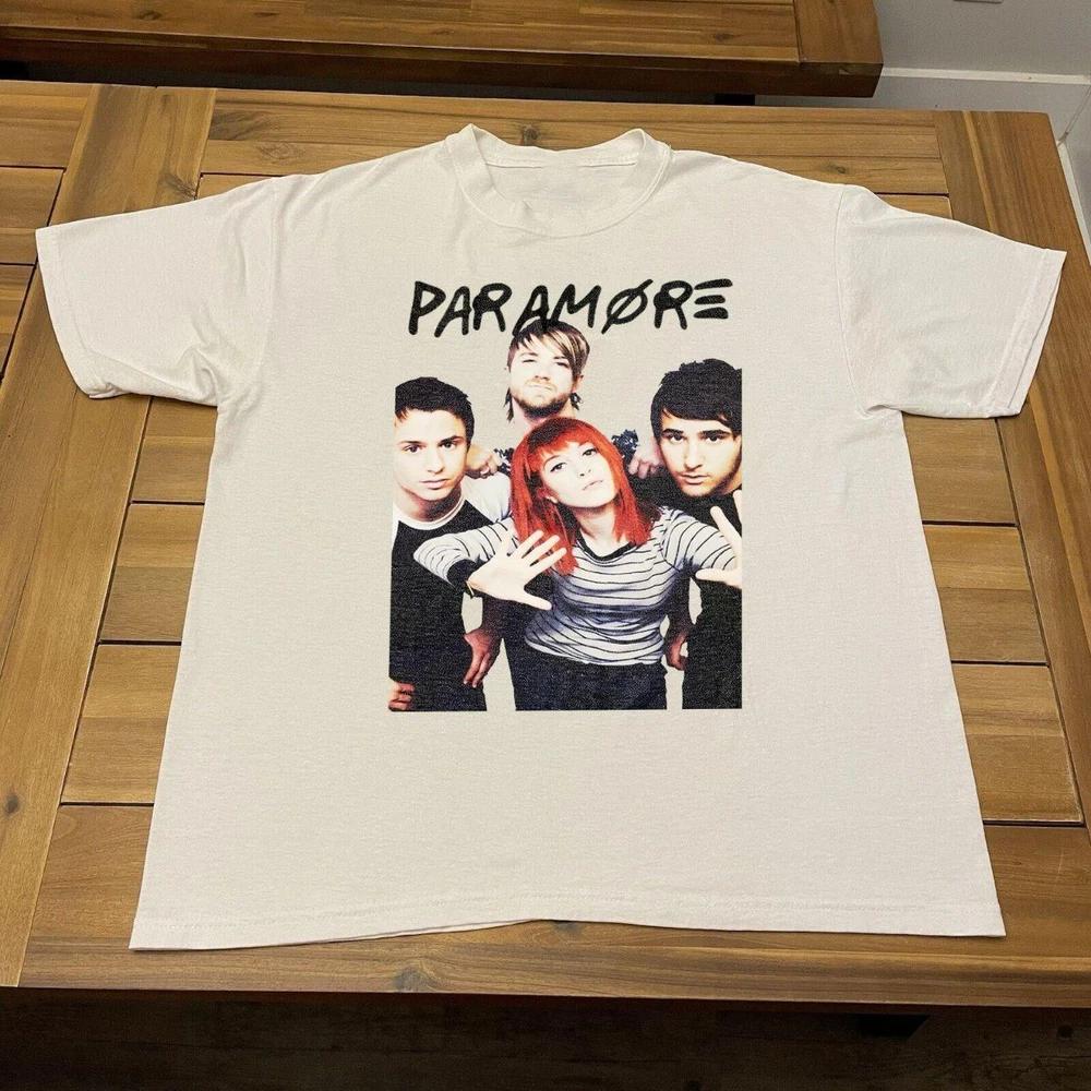 Paramore Band T Shirt S