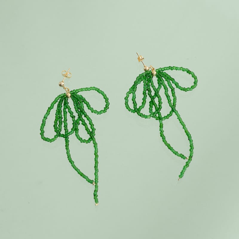 Orecchino pendente con nastro e perline geegee - verde
