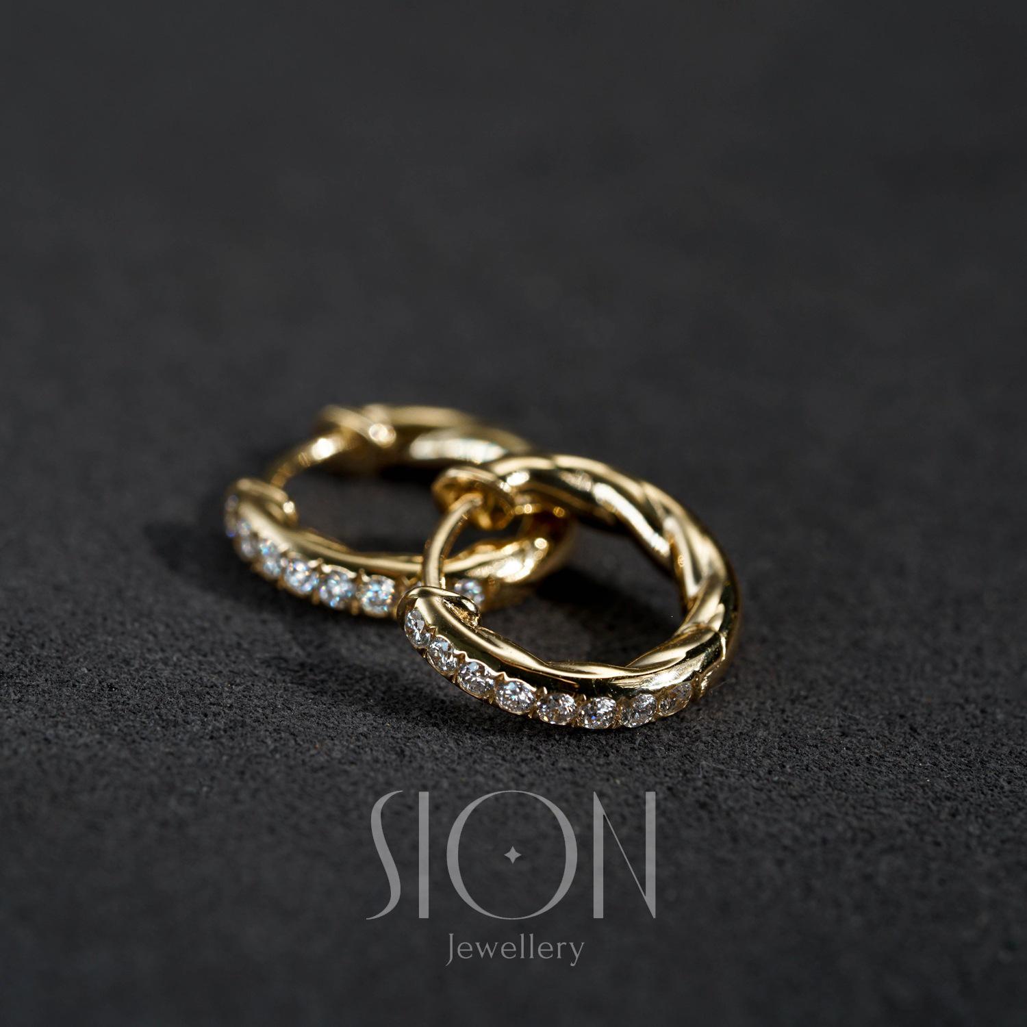 Solo Piece ~ Twisted Small Hoop Earrings in 18K Gold-Plated Sterling Silver with Zirconia - Elegant French Style 18K Gold Pair