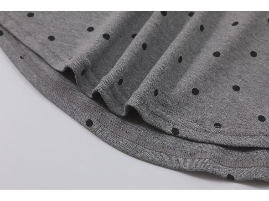 Polka Dot Long-Sleeve Round-Neck Women's Slim Fit Casual Top for Autumn/Winter.