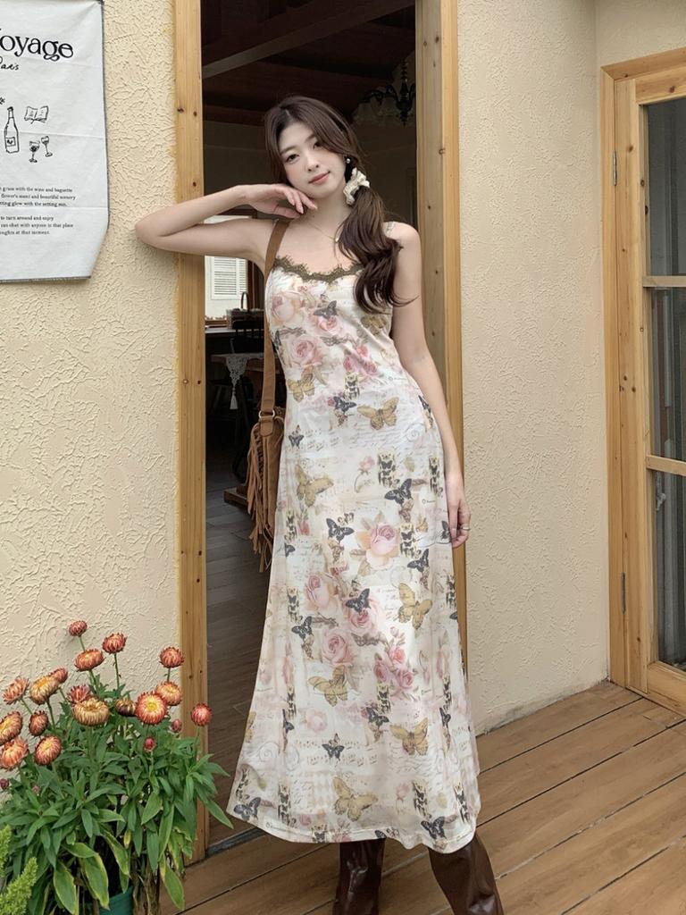 Spring and summer new seaside vacation A-shaped skirt long dress lace splicing butterfly beautiful suspender dress children