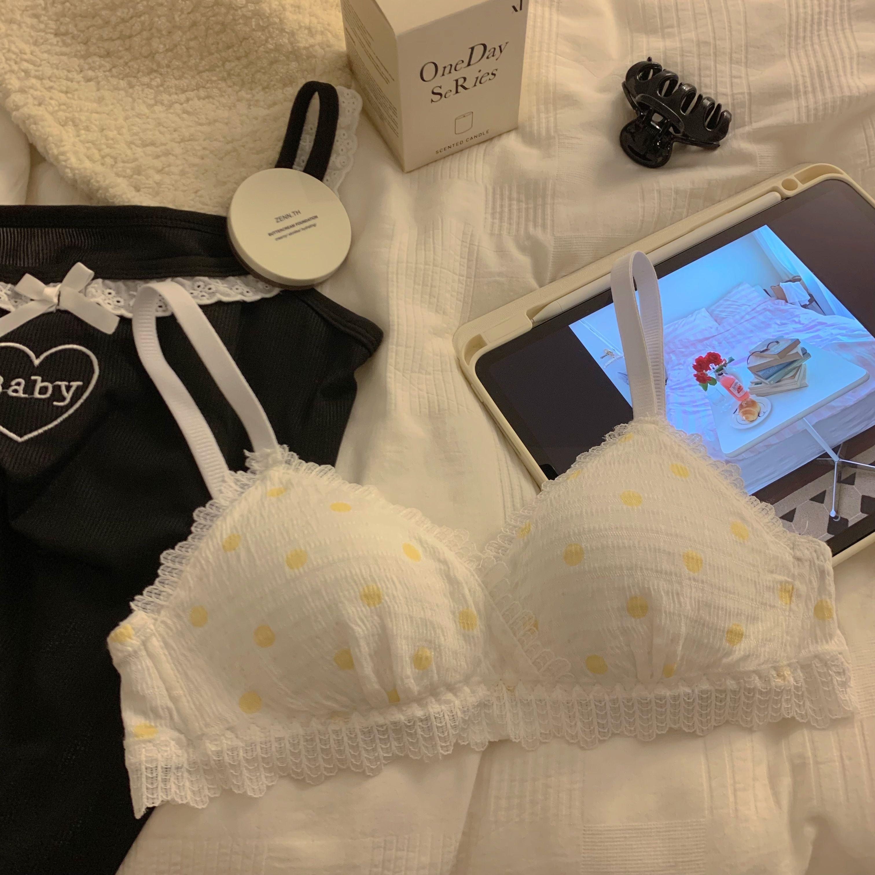 

Sweet Polka Dot Teenage Girl Triangle Cup Thin Small Bust Slightly Push-Up Comfortable Bra 38/85