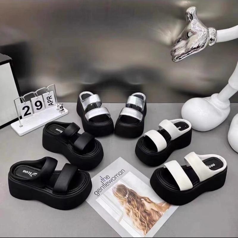 Fashion Platform Slippers for Women in Summer Fashion New Thick Sole Comfortable Sandals Casual High Heels Outdoor Beach Shoes Slippers