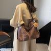 Retro Commuter Large Capacity Tote Women's Bag 2025 New Fashion Shoulder Messenger Bag Casual Light Backpack