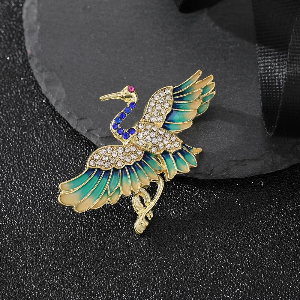 

Эмалевая брошь Феникс: Изысканная, красочная брошь для костюмов, свитеров и вечерних платьев - универсальный аксессуар высокого класса.