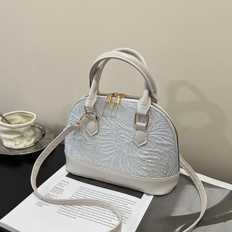 High-end Design Women's Portable Shell Bag Versatile Casual Fashion Shoulder Messenger Bag Trendy High Value