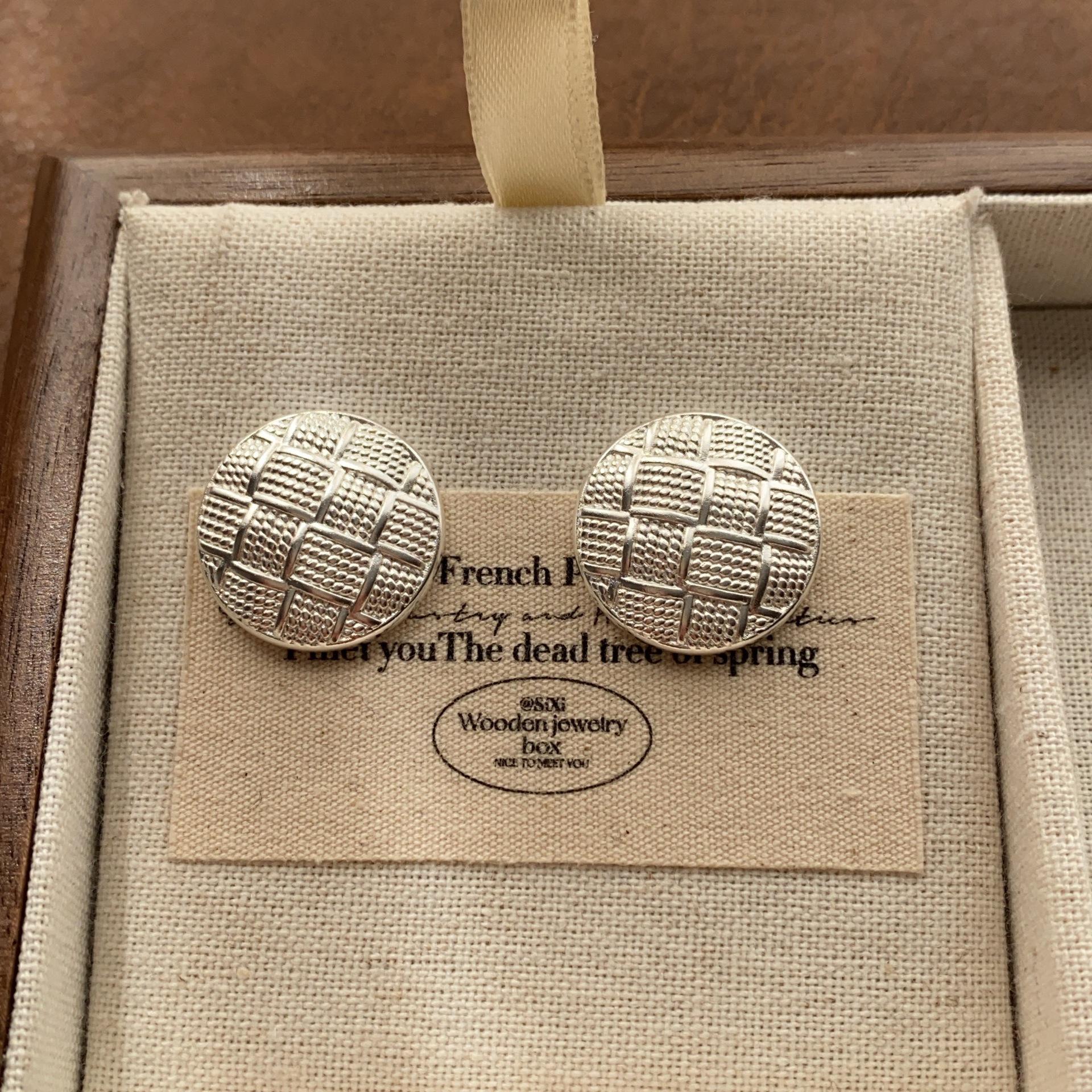 

Classic Metal Vintage Button Stud Earrings Glossy Polished Earrings Premium Elegant Earrings