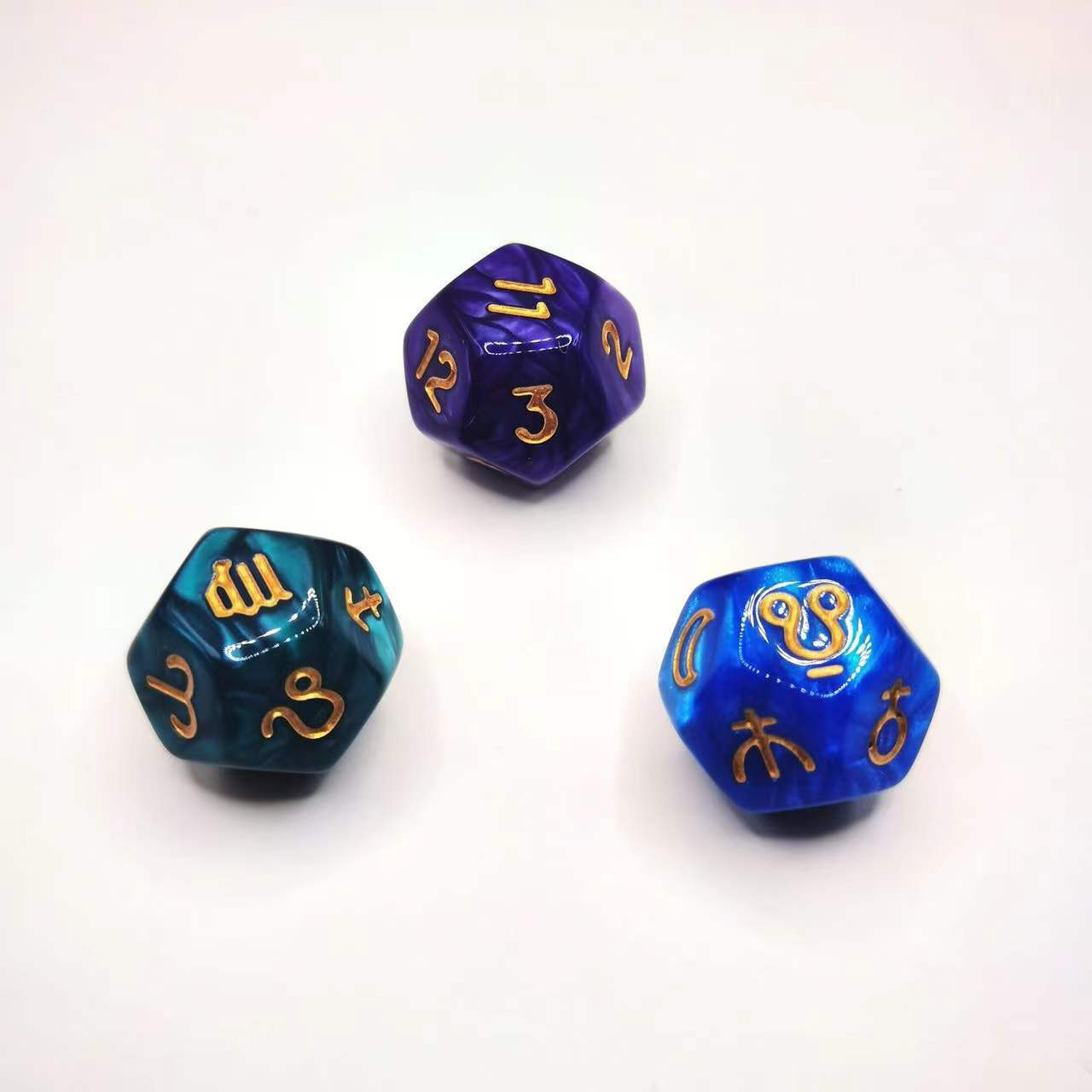 

3 шт./набор рунических кубиков 8-гранных/12-гранных цветных многогранных кубиков созвездие таинственный эрудит удача кубики для вечеринки игральные карты настольная игра 12-sided