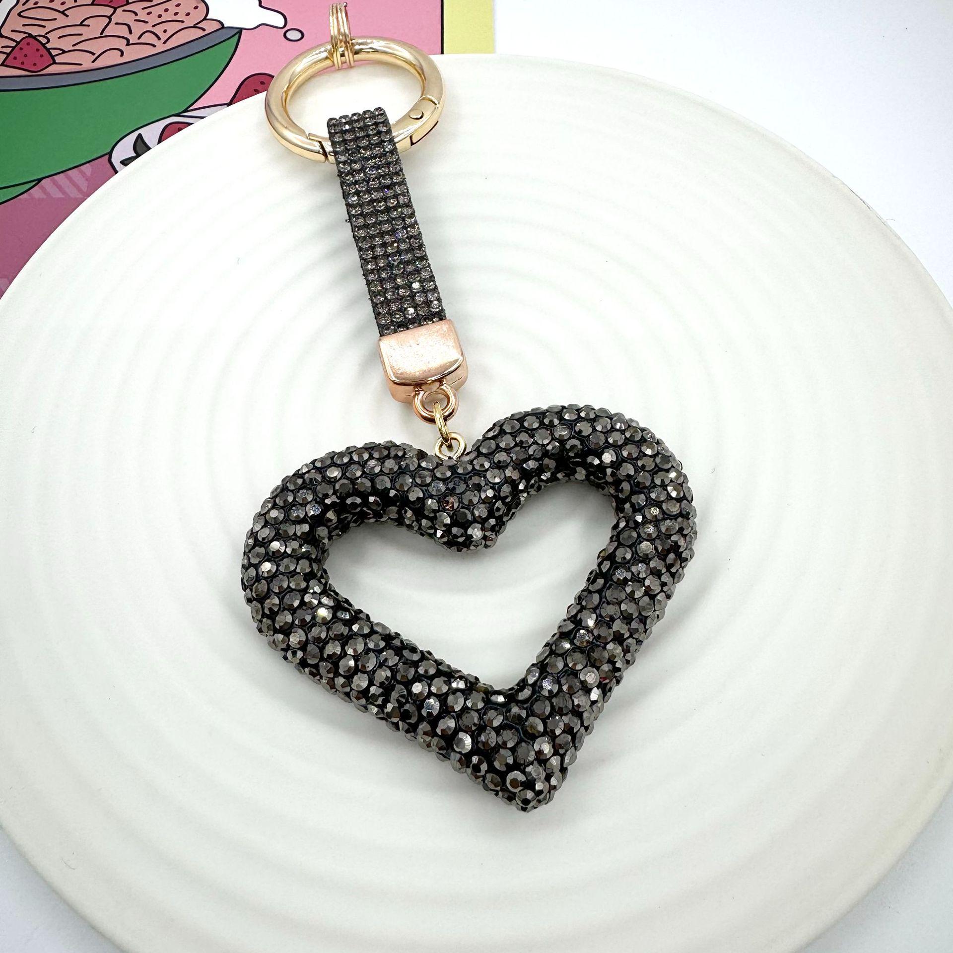 Elegant Diamond Heart Keychain - Fashionable Car Pendant & Decoration чёрный