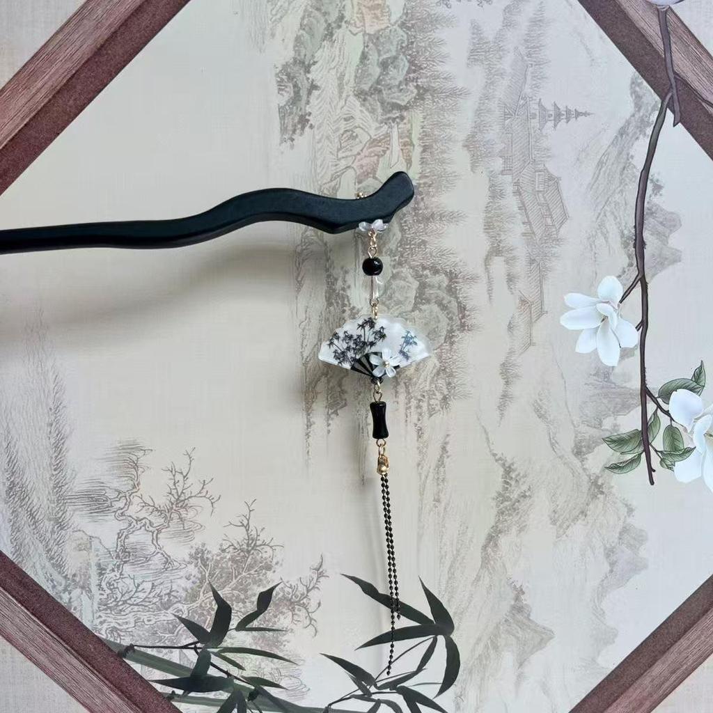 Sandalwood Women's Hairpin: Elegant Modern-Chinese Style Wooden Updo Stick