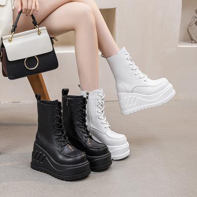 10 cm erhöhende Martin-Stiefel im britischen Stil für Damen, Herbst und Winter 2025, neue Kurzstiefel mit mittelhohem Schaft und dicker Sohle für Damen, vielseitige Mode für Damen