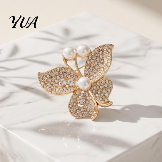 Faux Pearl Butterfly Pin Women Brooch Pin, Shape Lapel with Rhinestones Pearls Rhinestones, Jewelry Accessory for Dresses Coats Jackets Alloy