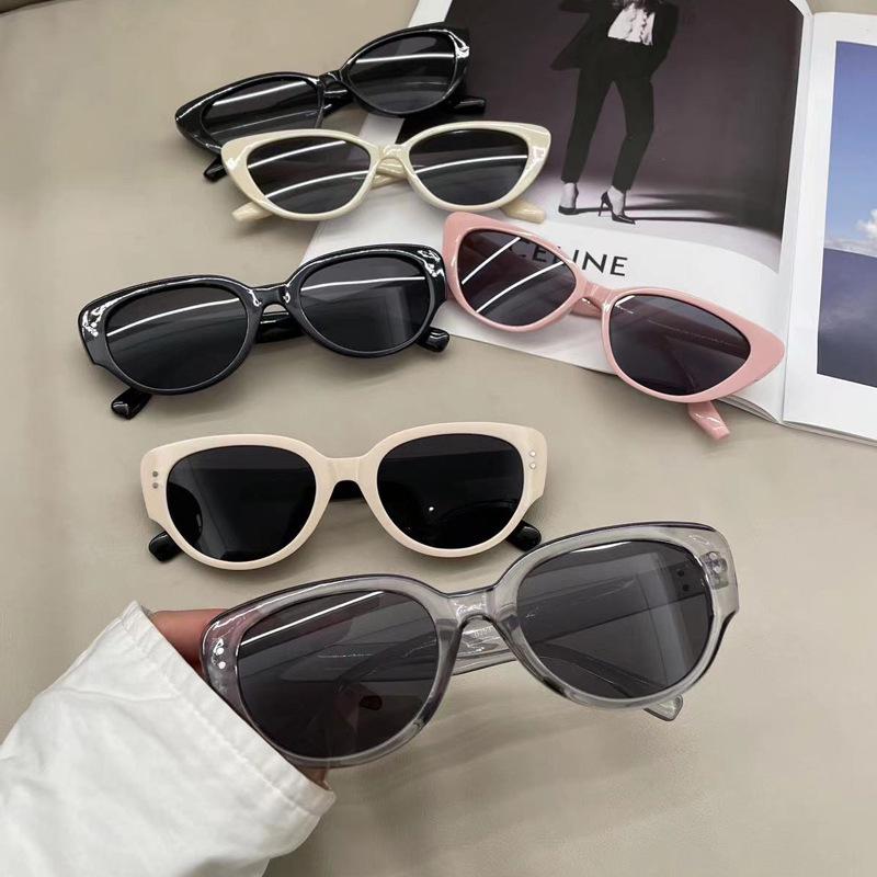 2023 Y2K Street Style Cat-Eye Posing Sunglasses