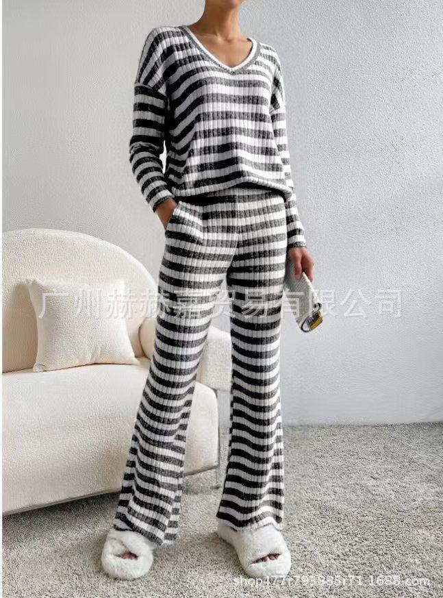 Cross-border Two-piece Set Women's 2025 Autumn New Fashion Casual Straight-leg Pants Temperament Loose V-neck Pit Strip Knitted Cover