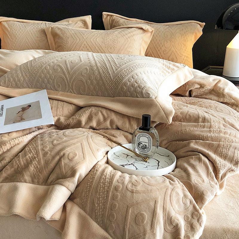 Maternal and Infant Class A Milk Fleece Bed Set of Four Pieces for Autumn and Winter Warm and Thick Coral Fleece Sleeping Naked with Fleece